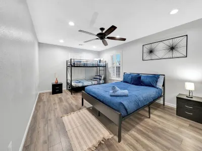 Heated Pool and Hot tub in Rowlett/Game Room/Near Lakes