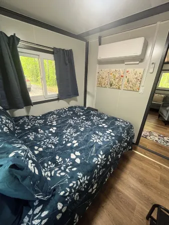 Charming 2-bedroom container house in lovely Mentone with WiFi, AC, NO PETS