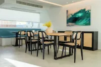 Silveira Bay Lounge Retreat