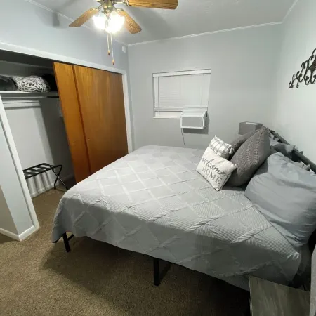 Mountain Biker's Heaven, Quiet 2-Bedroom, 1 Bath Near Trails and National Parks