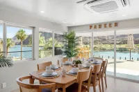 Waterfront Private Dock, Boat Ramp & River Views!
