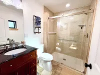 Magnificent view 2-bedroom house in charming Three Rivers with AC, WiFi