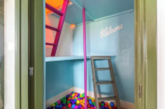 Spacious Villa with Garden