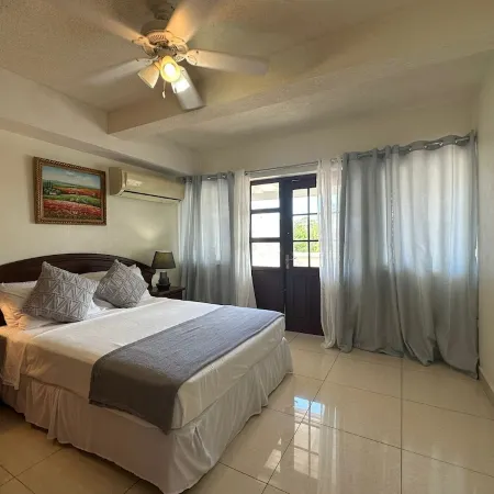 St. Lawrence Suites - Suite Three