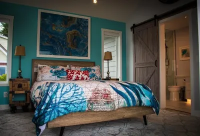 The Point, Breathtaking Lake Views, Luxurious Resort Cottage, La Casa, Kelowna