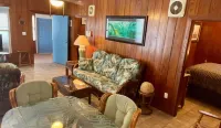 Charming 2br / 1ba Cottage < 2 Min Walk From Beach on Anna Maria Island Florida