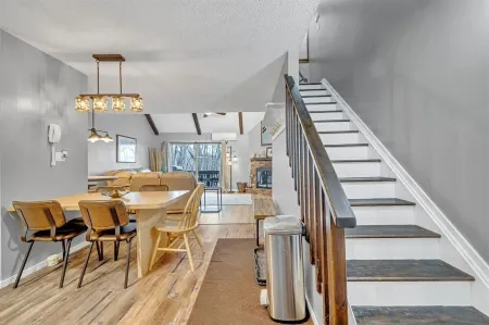 C52-CAMELBACK MOUNTAIN SKI IN-SKI OUT SLOPE 3BR/2.5 bath