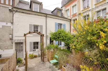 Villa Bougainvillier - quays of Trouville-sur-Mer