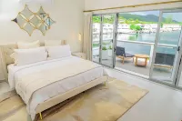 Luxury condo in Jolly Harbour Near beach Hotels near Coco Beach