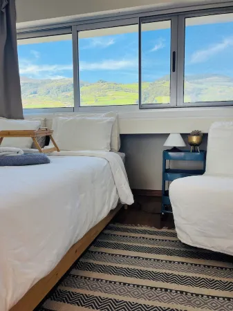 Come and enjoy peace, quiet and views of the sea and mountains in your comfort. Отели рядом с достопримечательностью «Marina de Vila Franca do Campo - Azores Islands»