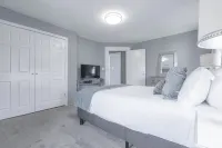 Two Bedroom 2nd Floor Apartment 20 miles from NYC Hotels in John F. Kennedy International Airport