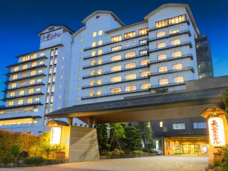 Tendo Hotel Отели в г. Тендо