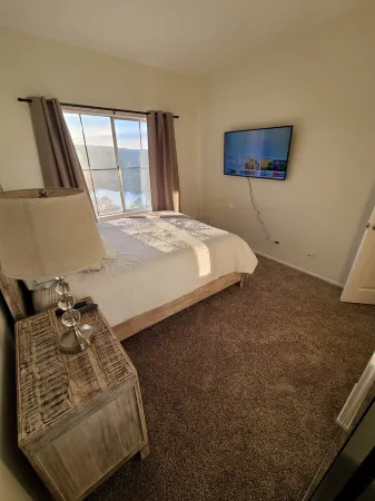 Entire TownHouse 2Bed 2Bath 3Beds Отели рядом с достопримечательностью «Парк Хидден Хилс»