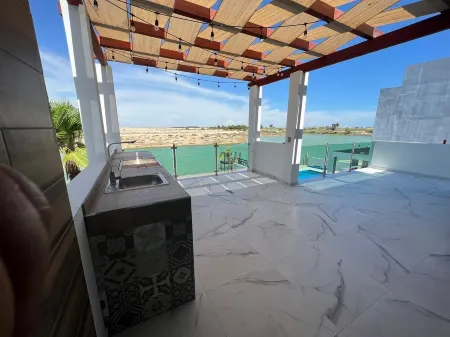 Luxurious private Space close to beach and lagoon