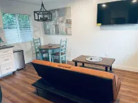 Farmhouse Near Disneyland and Old Town