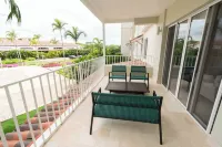Exclusive Beach Apartment in Puntarena Các khách sạn ở 