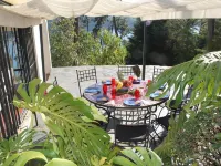 Casa Dos Vidros - Lakefront Charmer Villa