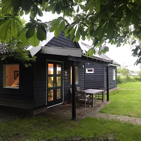 Unique Cottage at the lake IJSSELMEER Отели в г. Андейк