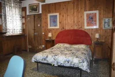 n. 2 ROOMS IN VILLA OF THE 800 Amazon Locker - archibaldo 주변 호텔