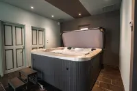 Mas Provençal 10 Chambres 20 Personnes à Maillane, Jardin de 4000 m², Piscine