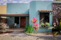 Villas Escondido Villa# 4 One Bed. Suite Only 3km.-2ml. to beach and shopping