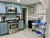 Fido friendly Walk to Red River Beach - Sleeps 20 - Hot tub - Bring your boat!