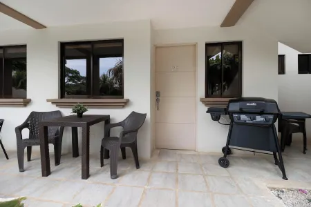 Flor de Limón Pool Condo—Beach & Cafés Steps Away Отели в г. Сардиналь