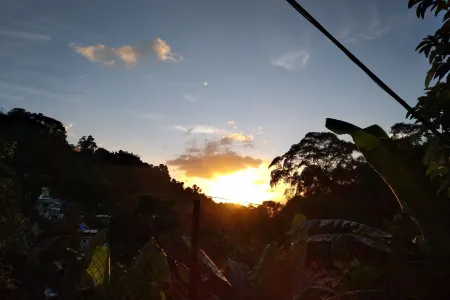 Close to Carnival &  POS activities! Secure 1 bdr apt, mins from Port of Spain Отели рядом с достопримечательностью «Dattatreya Temple and Hanuman Statue»