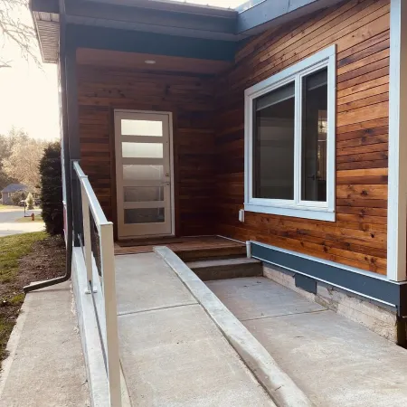 Quiet oasis steps from the Sooke River.