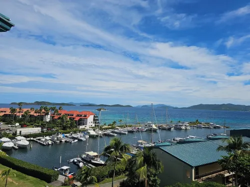 Sapphire Skies... Pools, Beach and restaurants