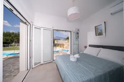 Luxury Villa with Guest House in tranquil setting with Private pool Hotel in zona Agios Thomas Beach