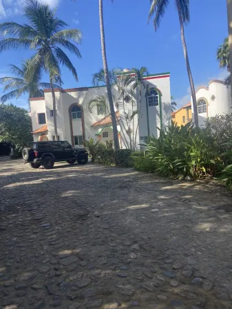 A pool and a beach… What else do you need? Check out my REVIEWS! GREEN!