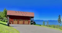 14,229sqft Estate on 8ac w/ 4100sqft Guest home TikiBar HotTub Overlooking GNP!