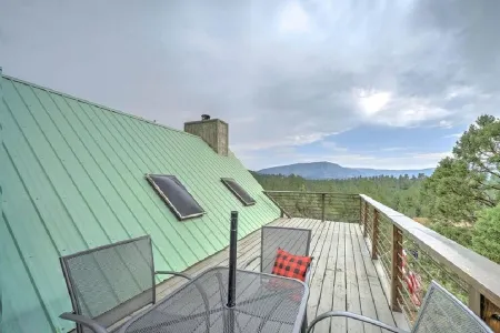 Stunning Views from 3 Level Home, Majestic Sunrise and Mountain Scapes Отели в г. Пайн