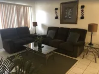 Free WiFi Free PARKING Free Cable-The BEST 2 Bedrm 1 Ba unit near grocery store!