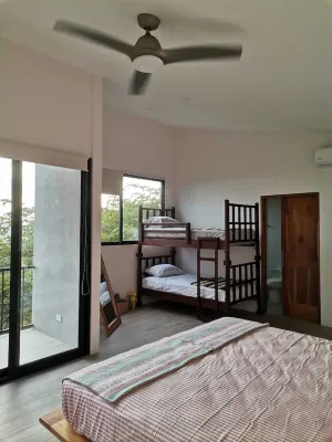 Bungalow, floor 2, Ocean View, sleeps 4, king-size bed,10 min from Curu Nat Park Các khách sạn gần Embarcadero Playa Naranjo - Puntarenas