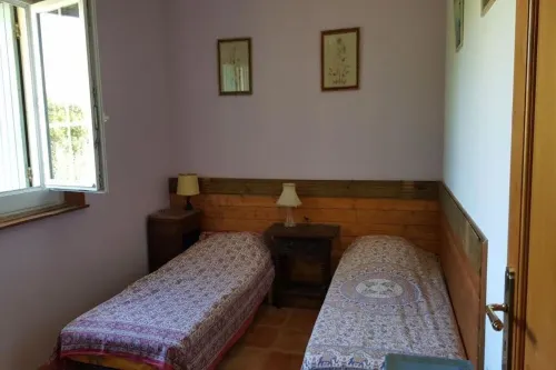 Independent MAS in the middle of vineyards in St Pons de Mauchiens, 10 km from Pézenas