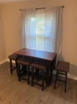 Cozy Downtown Retreat Near LakePoint Sports Center