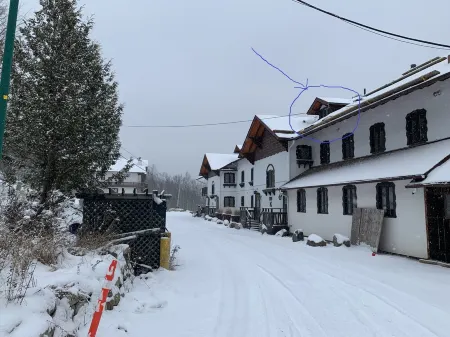 Breathtaking lake and mountain view 2 bdrm condo