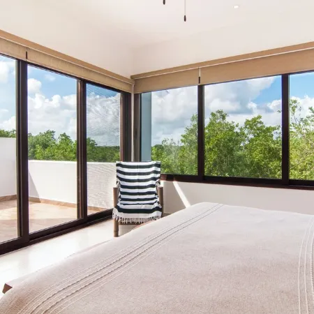 3 Bdrm. townhouse in gorgeous Akumal with WiFi & AC. Beach Club steps away!