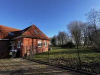 Familientraum mit 9 Zimmern Großem Garten und Waldblick im Herzen Ostfrieslands Hotels in der Nähe von Ev.-ref. Kirche Bedekaspel