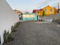 Casa Marina, Large private parking, comfortable and spacious, close to the beach and everything.