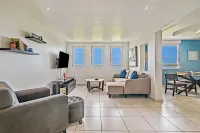 Vista Mar- Beautiful Beach View Apartment!