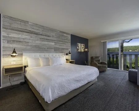 Country House Resort Hotels in Sister Bay