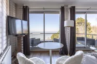 Domaine du Grand Bec Hotels in Cricquebeuf