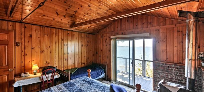 Bayfront Hancock Cottage w/ Beach Access & Views! Hotels in Hancock County