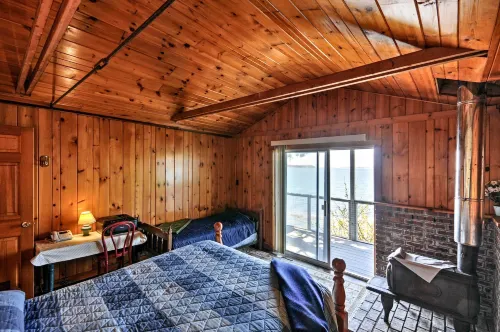 Bayfront Hancock Cottage w/ Beach Access & Views! - Wifi