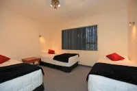 Kapiti Lindale Motel and Conference Centre Hotels in Paraparaumu