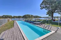 Grasonville Home w/ Private Pool on the Water - Homestays