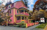 The Village Inn of Woodstock - Boutique